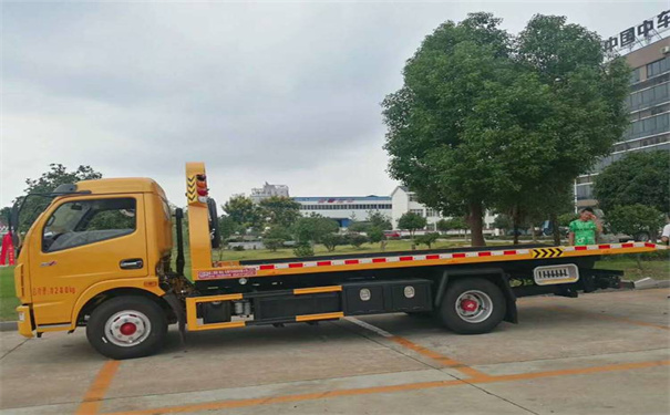 云南定远24小时拖车救援电话号码，定远道路救援公司怎么收费的